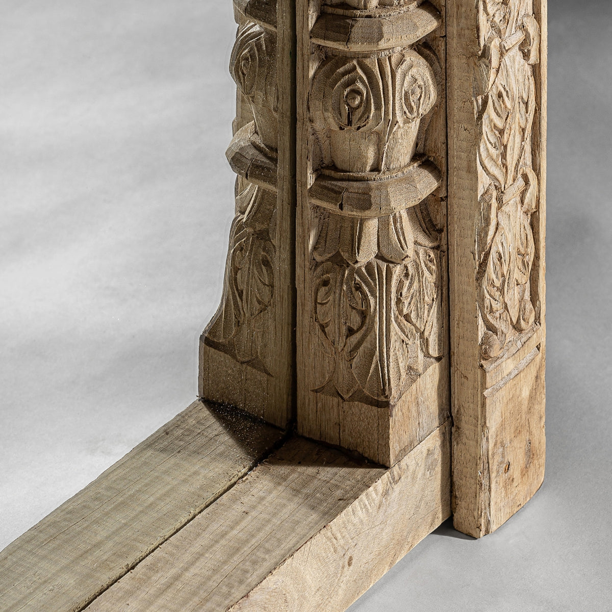 Miroir en bois de teck sculpté | Vical Argeen