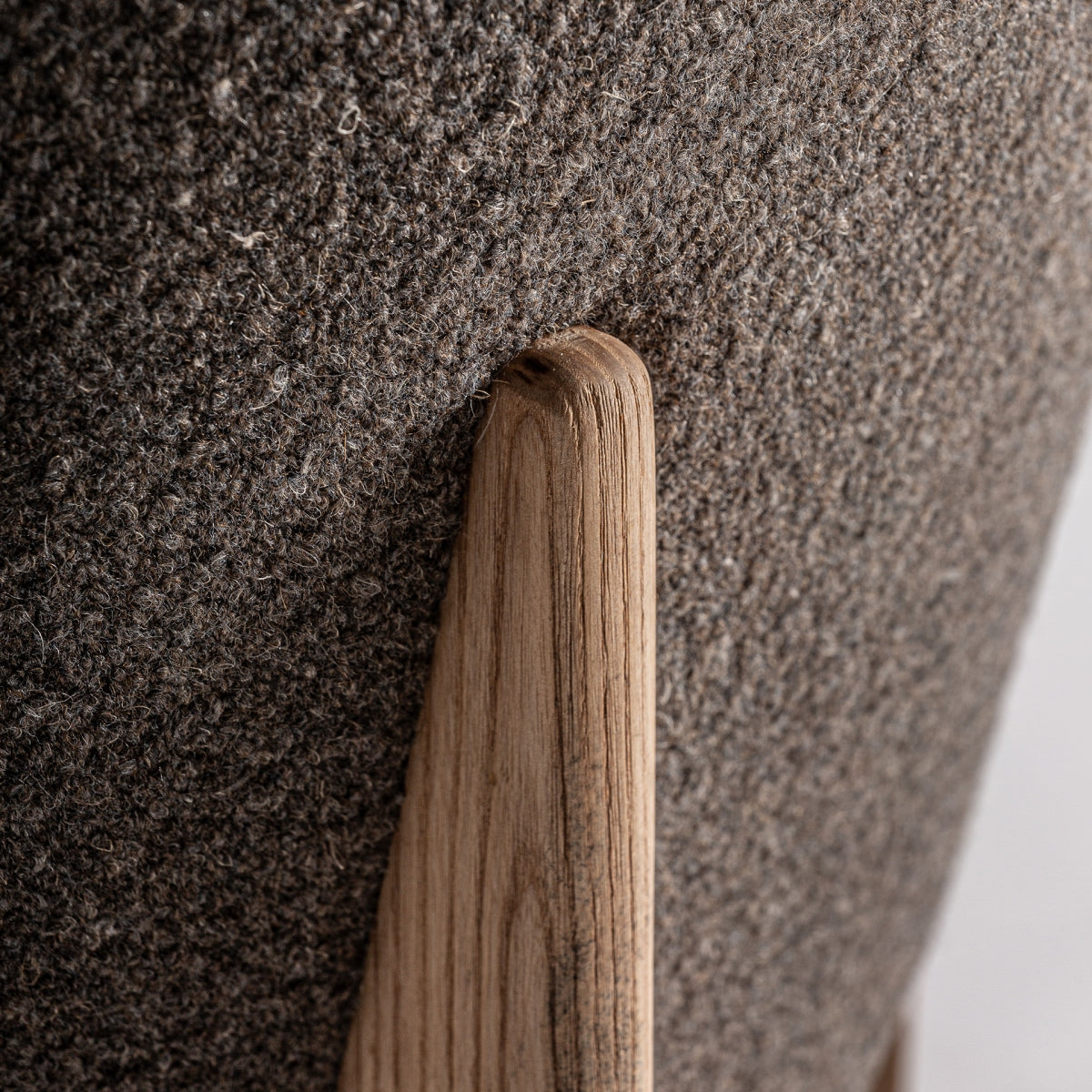 Chaise de salle à manger en tissu marron | Vical Nara