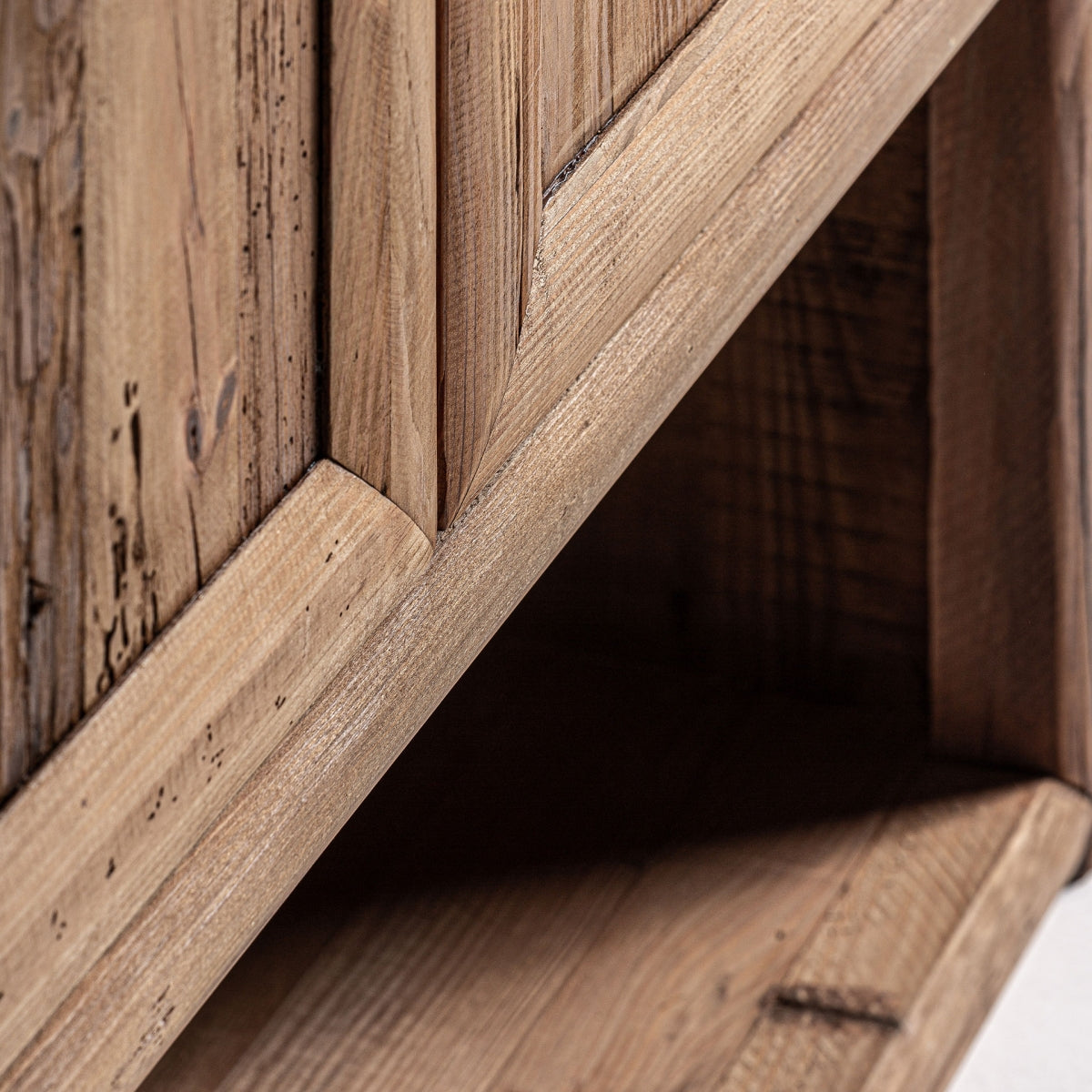 Armoire de rangement en bois de pin | Vical Breive