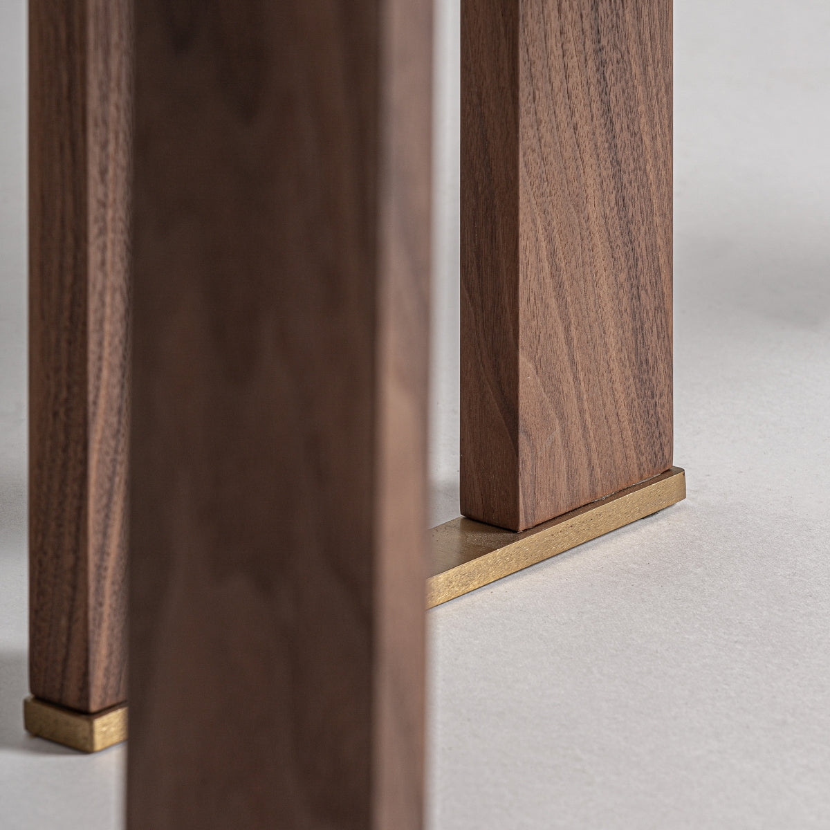 Bibliothèque en bois d'orme | Vical Gifhorn