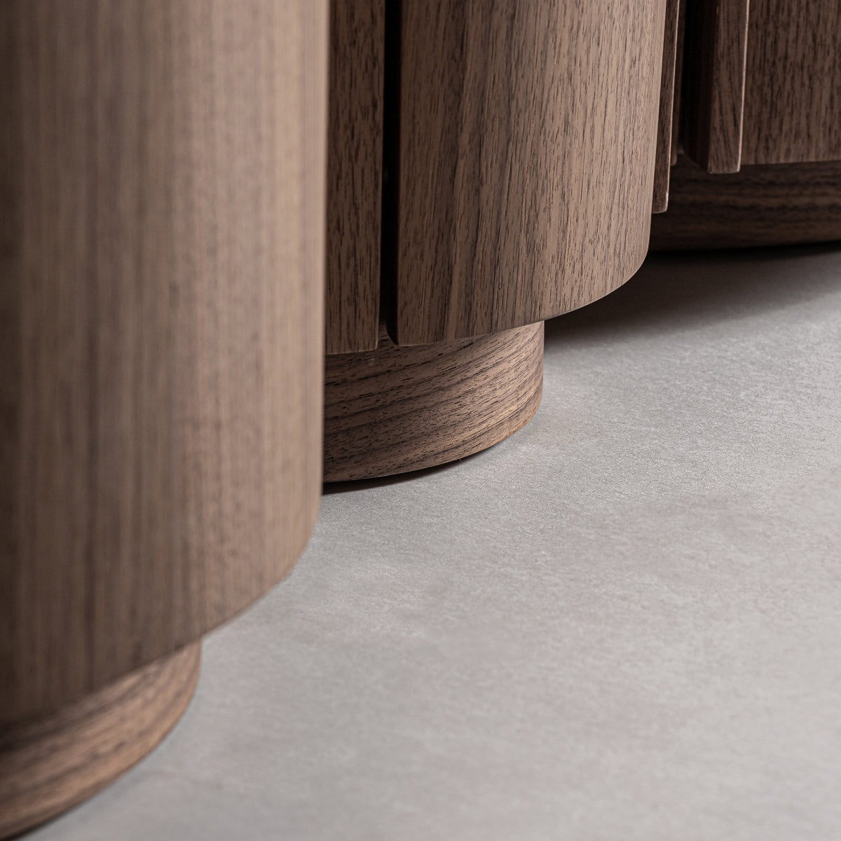 Buffet en bois de noyer marron | Vical Gifhorn