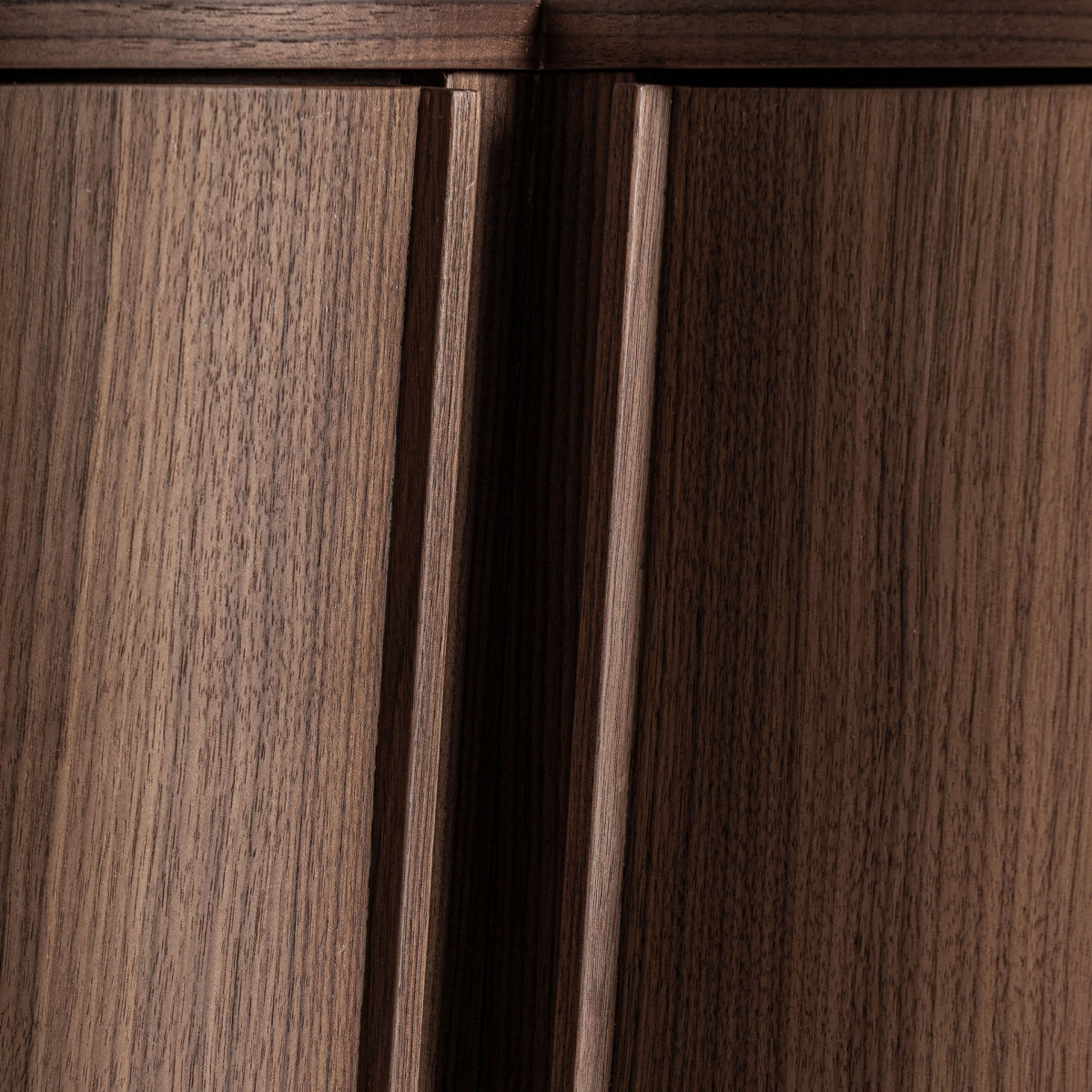 Buffet en bois de noyer marron | Vical Gifhorn