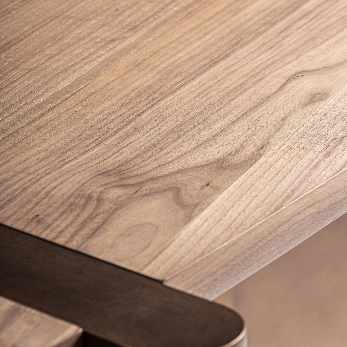 Bureau en bois de noyer marron | Nageoire Vicale