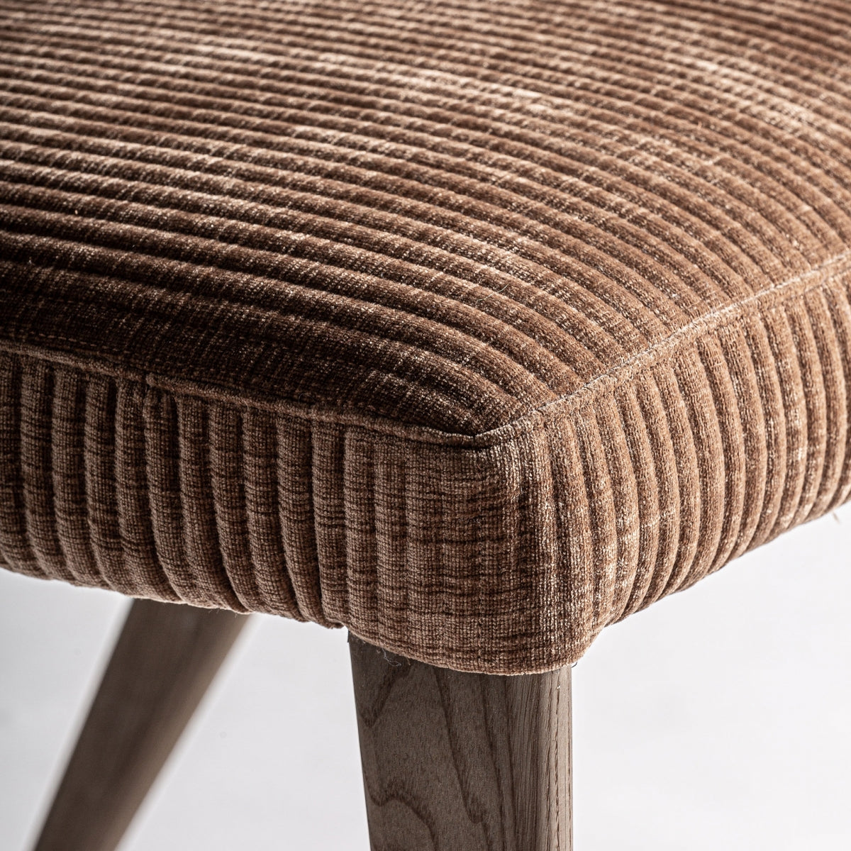 Chaise de salle à manger en tissu marron | Vical Kamenz