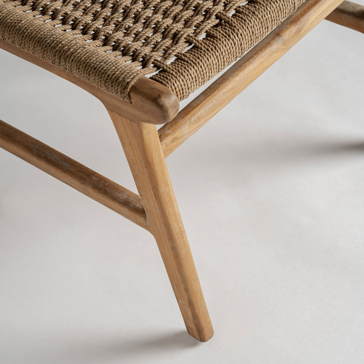 Chaise en bois de teck et fibre naturelle | VICAL Vaduz