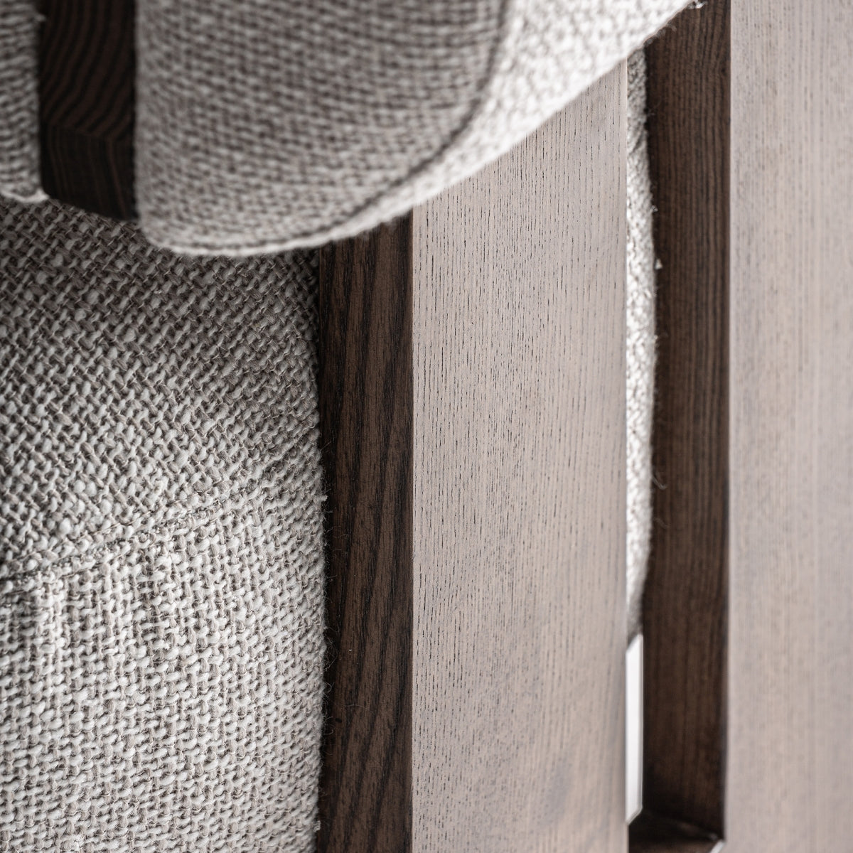 Fauteuil blanc cassé et bois de frêne | VICAL Tielt
