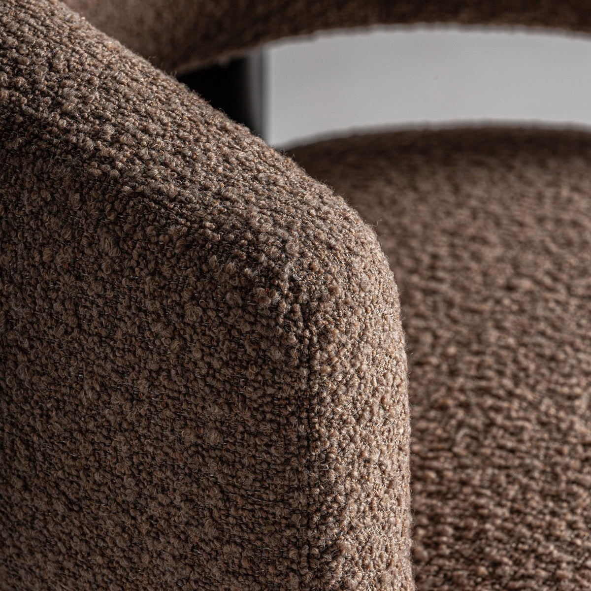 Fauteuil bouclé marron et bois de pin | VICAL Irvin