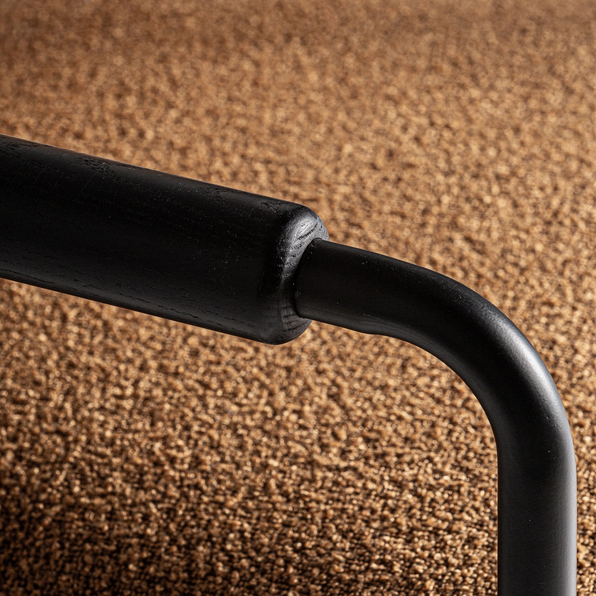 Fauteuil bouclé ocre et bois de pin | VICAL Jessie