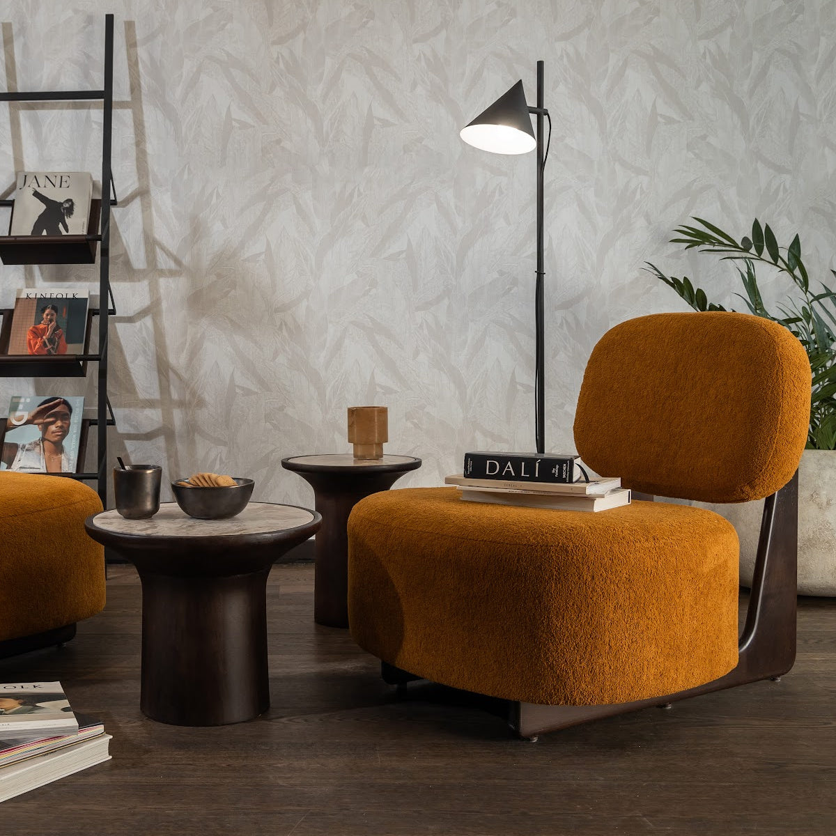 Fauteuil en tissu beige | Dôme Déco Tate
