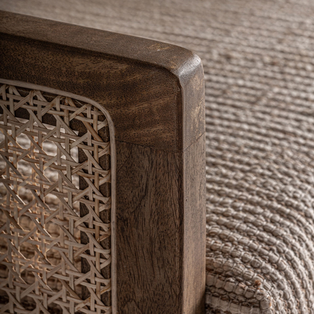 Fauteuil d'appoint en manguier, osier et tissu beige | Vical Romanand