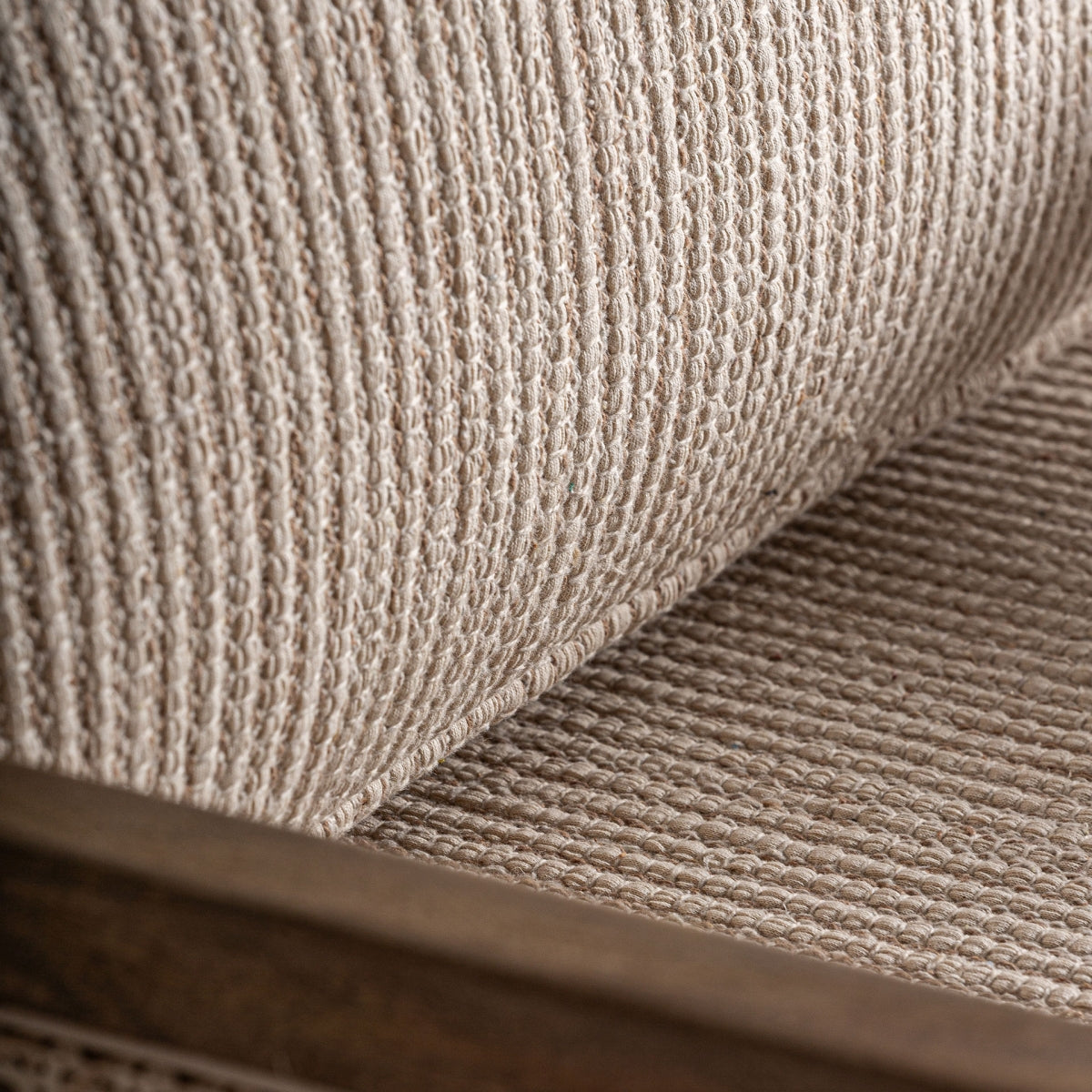 Fauteuil d'appoint en manguier, osier et tissu beige | Vical Romanand
