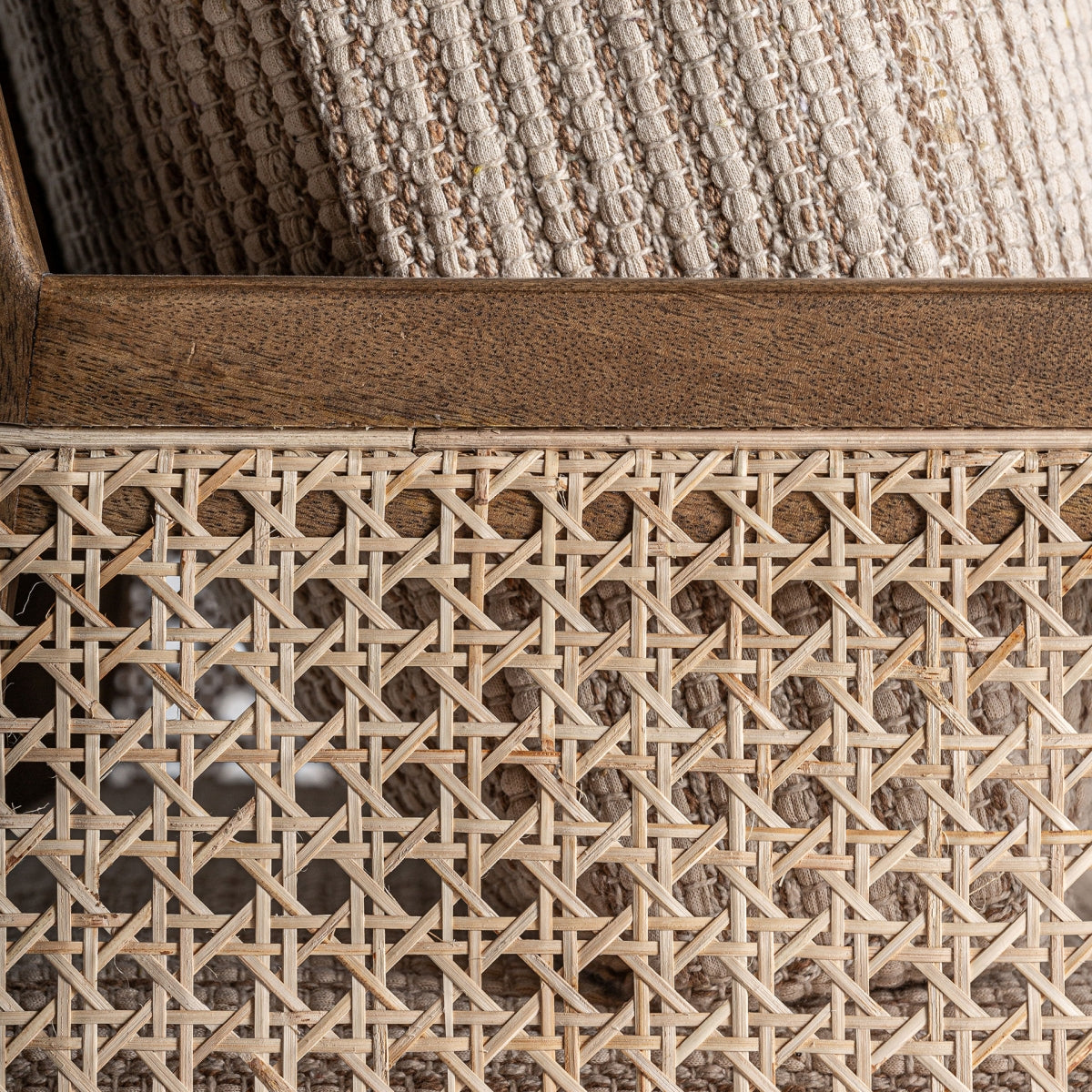 Fauteuil d'appoint en manguier, osier et tissu beige | Vical Romanand