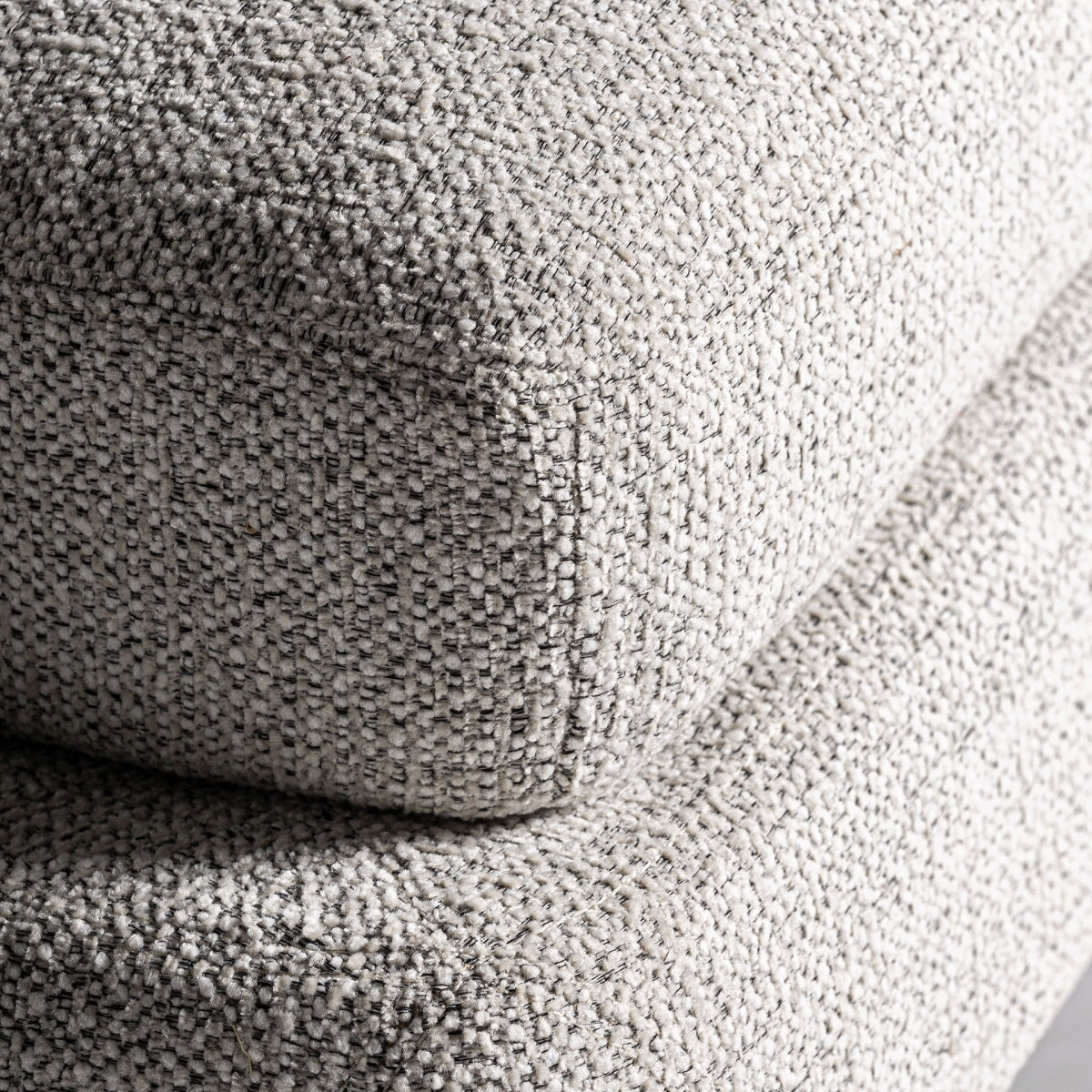 Fauteuil en tissu gris et bois de pin | VICAL Herzele