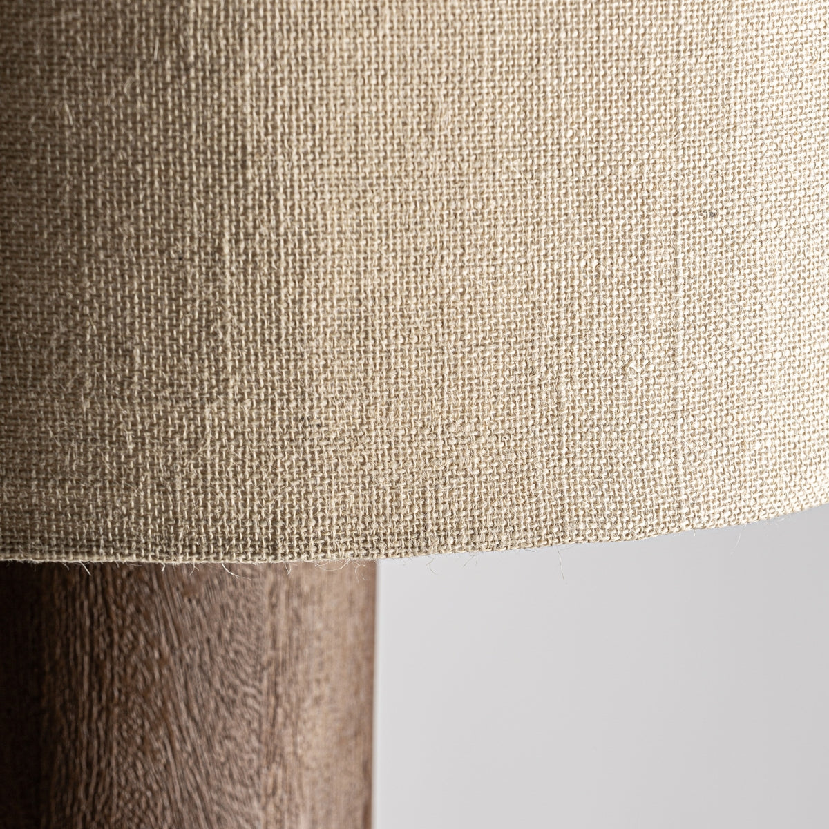 Lampadaire en bois de manguier | VICAL Megève