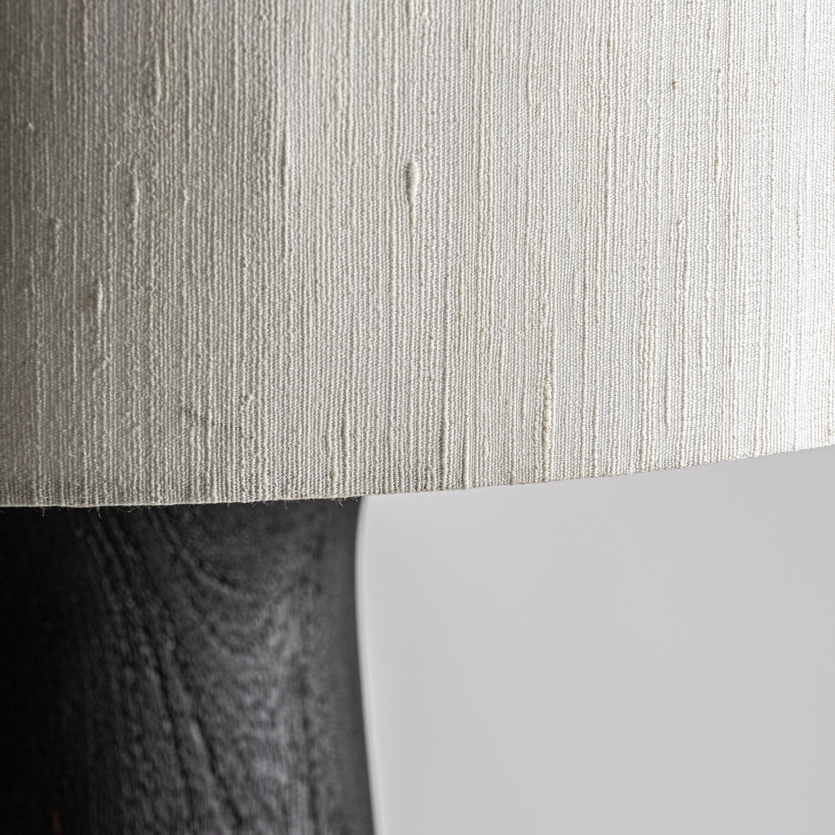Lampe de table en bois de manguier noir | VICAL Cogne