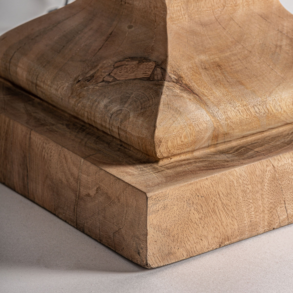 Lampe de table en manguier marron | Sculpture Vicale