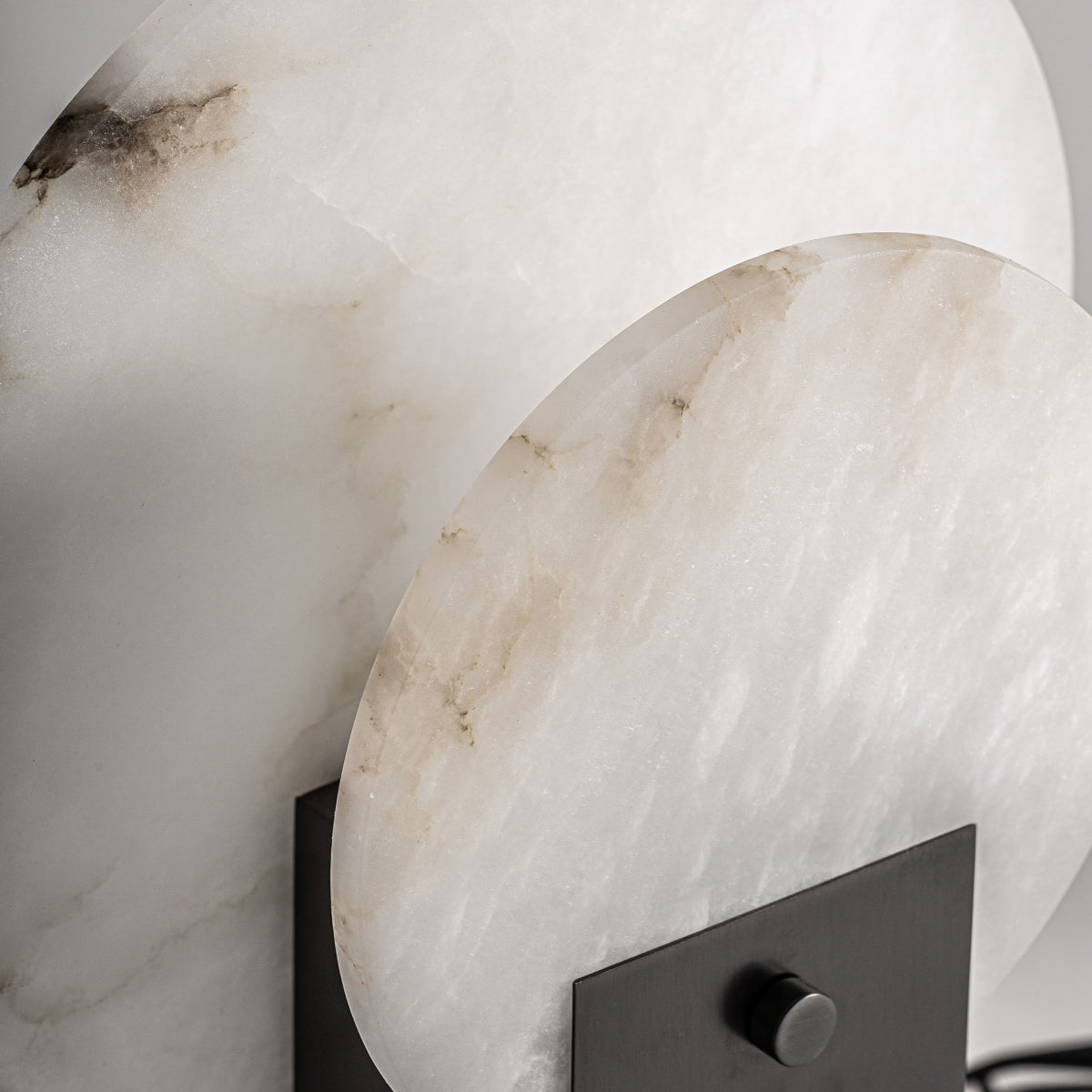 Lampe de table en marbre blanc veiné | Hostie Vical