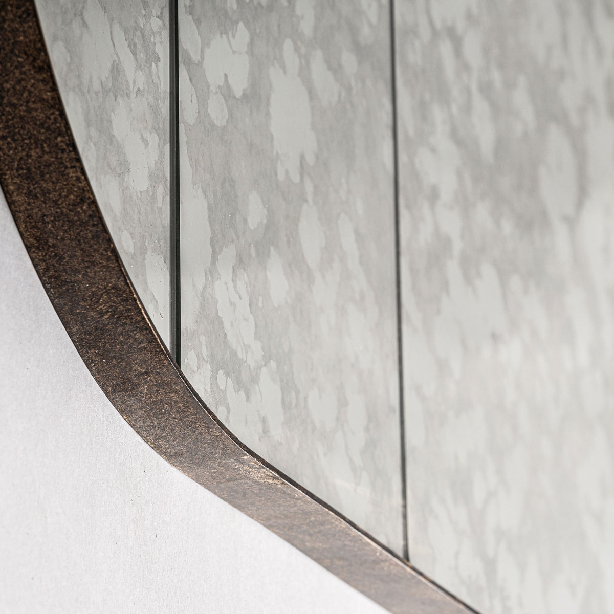 Miroir Art déco hexagonal doré et blanc cassé | Vical Ublot