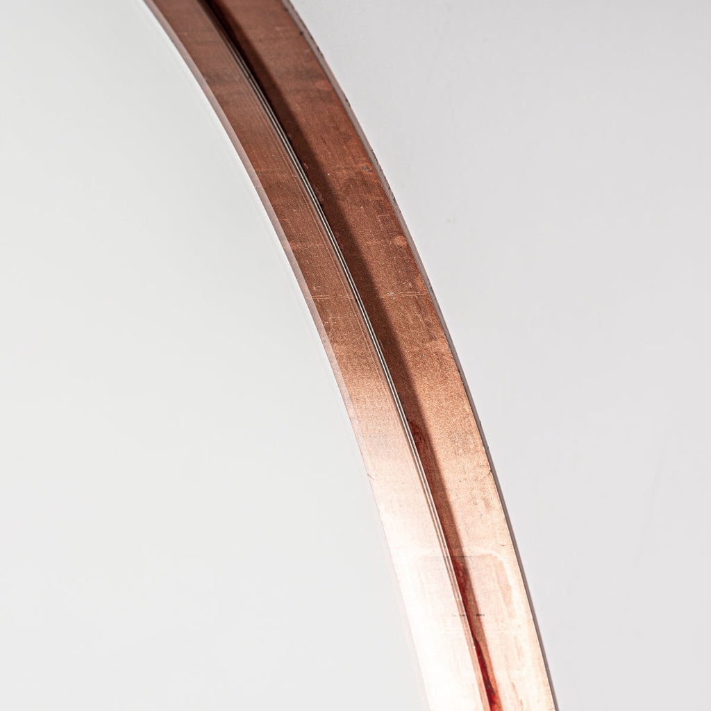 Miroir arqué en bois teinté bronze | Chute Vicale