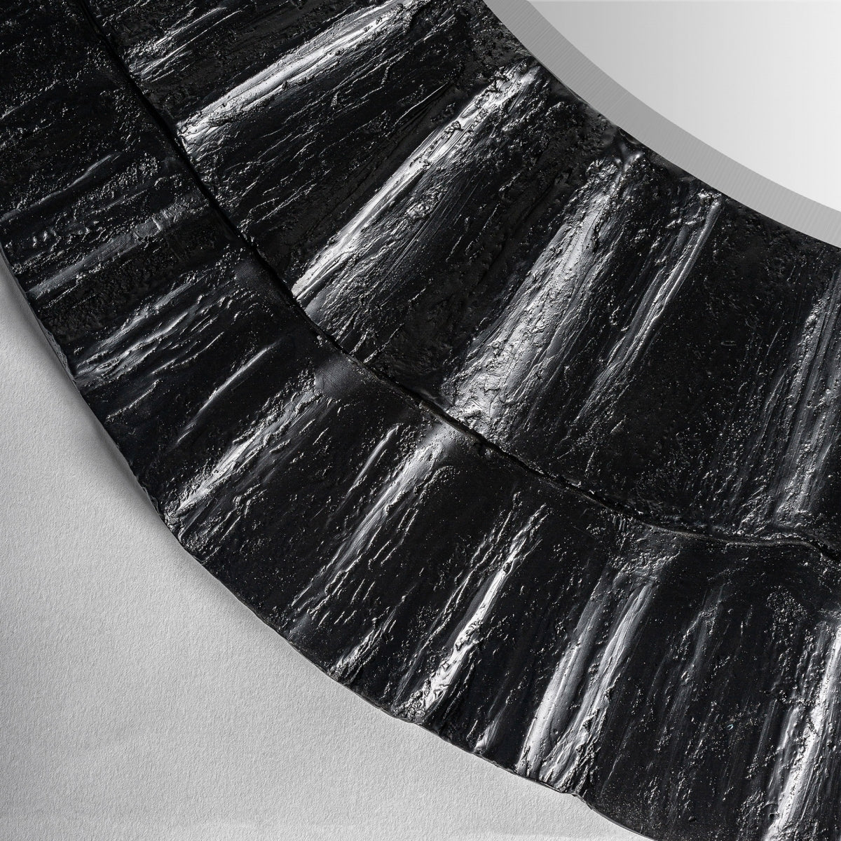 Miroir en résine noire | Coquille Vicale