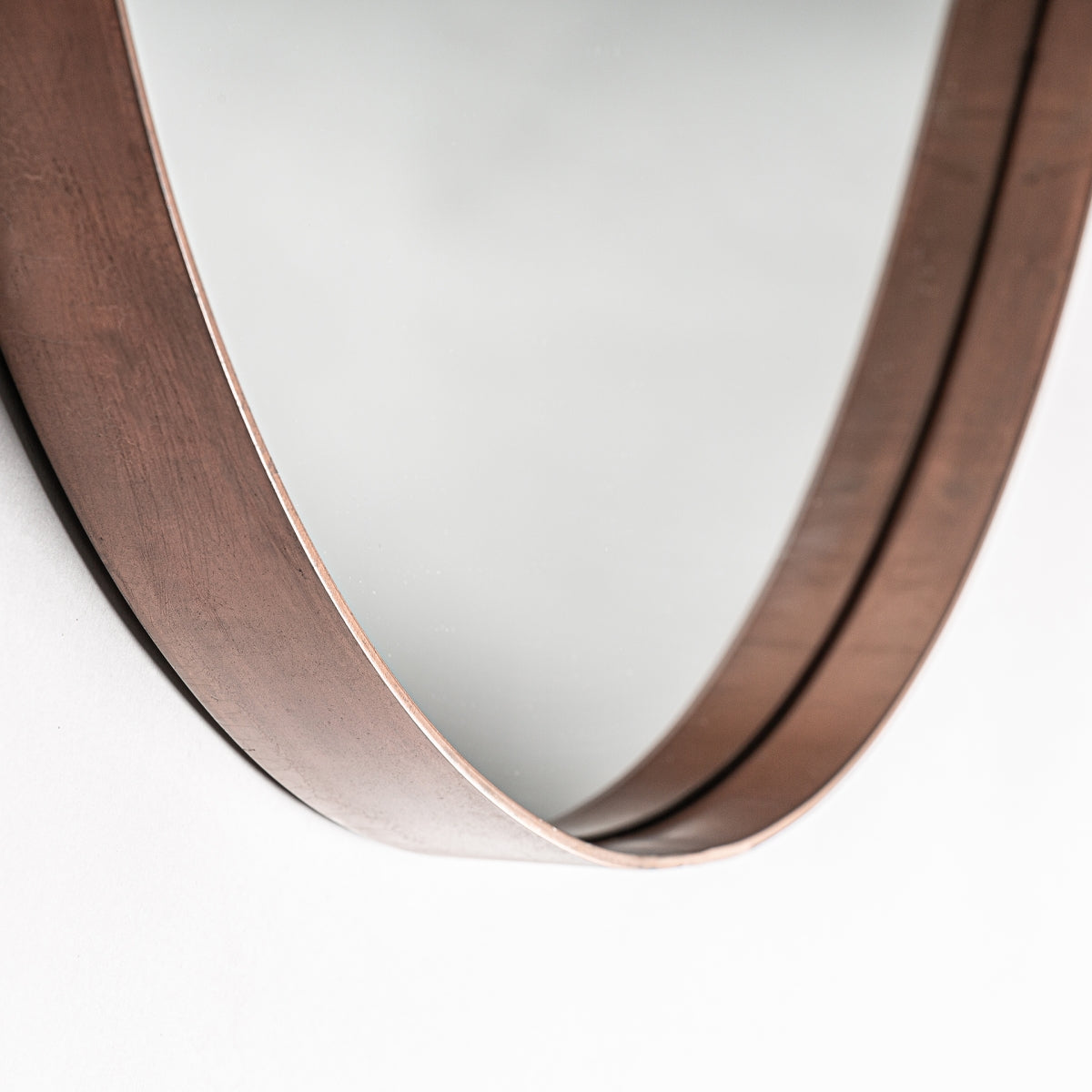 Miroir organique en bois teinté bronze | Chute Vicale